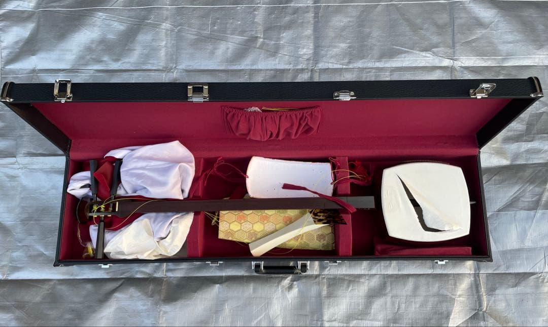 紅木三味線 ケース付 付属品一式 現状品