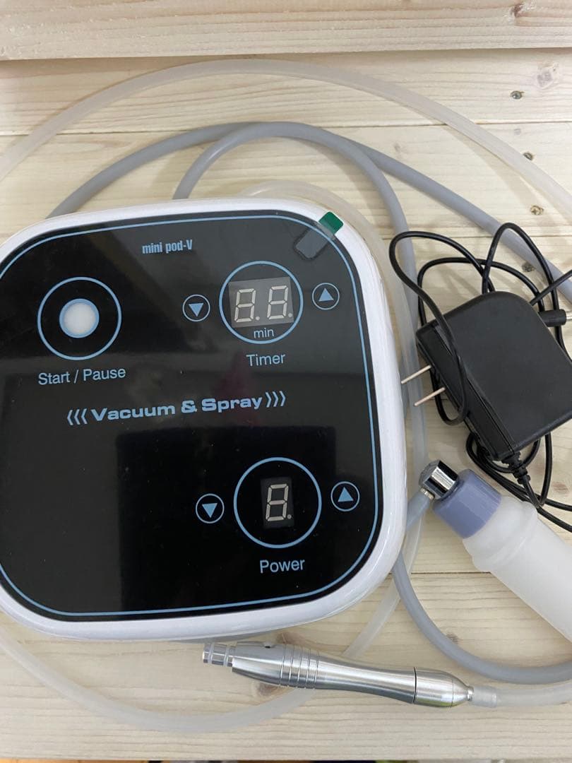 mini pod-V Vacuum & Spray 美顔器