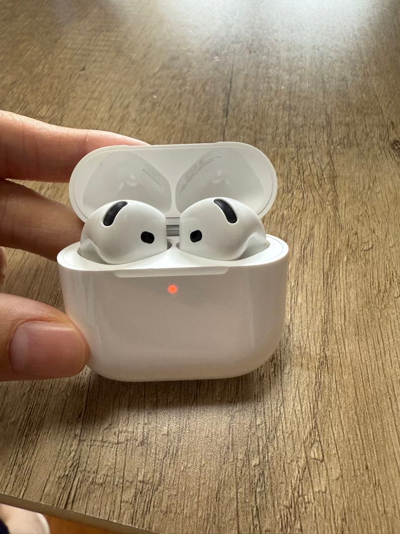 patapataAirPods4 ノイキャン搭載 AppleCare付き