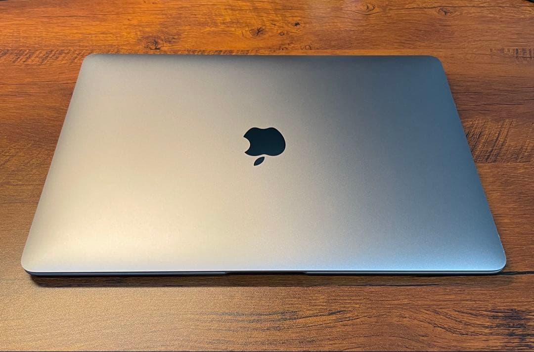 MacBook Air M1スペースグレイ+ LOE 覗き見防止保護フィルム
