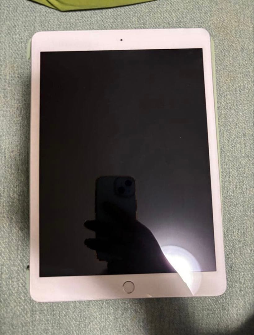 Apple iPad 第8世代 10.2インチ シルバー 本体