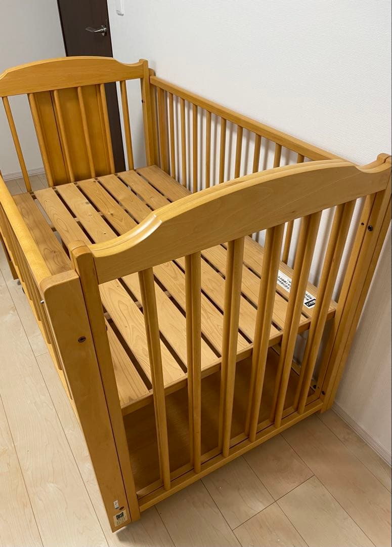 【送料込み】サワベビー　国産ベビーベッド（サークル変更可能）