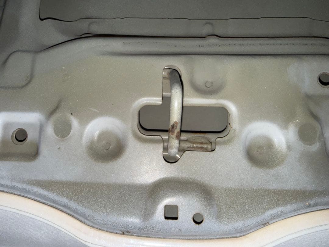 ハイエース　純正ボンネット