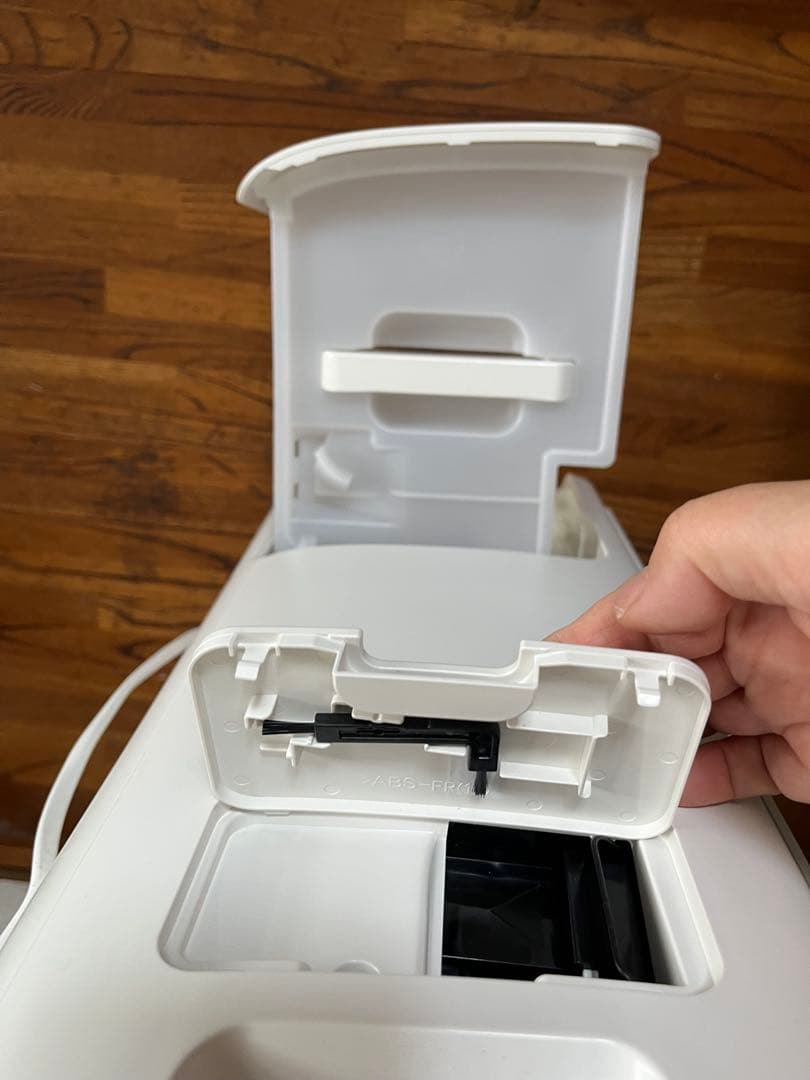 シャープ除湿機CV-NH140-W