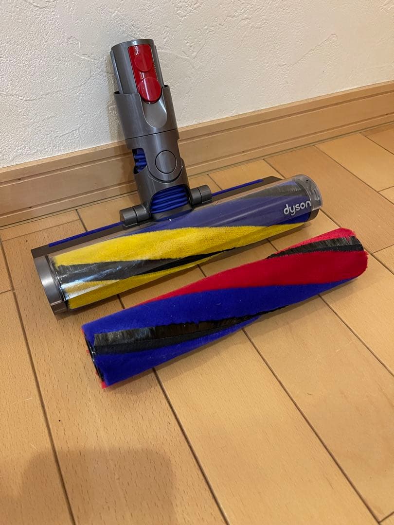Dyson SV18 digital slimコードレス掃除機 各種ノズル付き