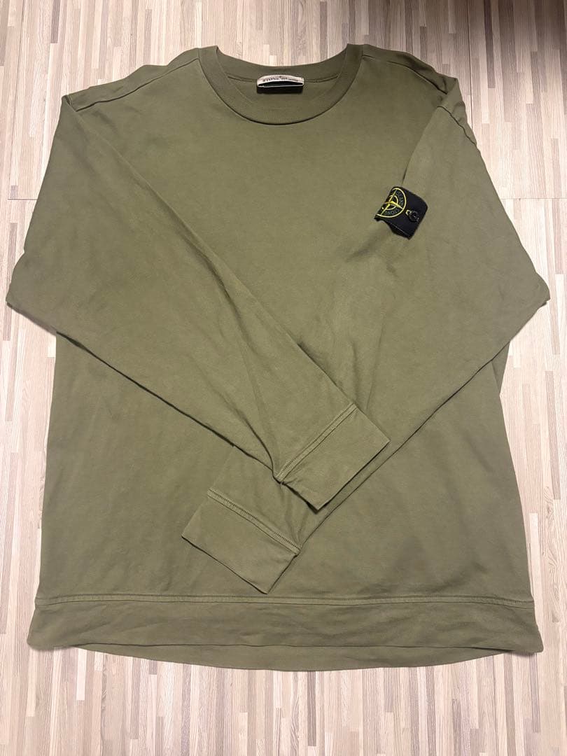 n*i様 美品【STONE 】ストーンアイランド　スウェット厚手ロン