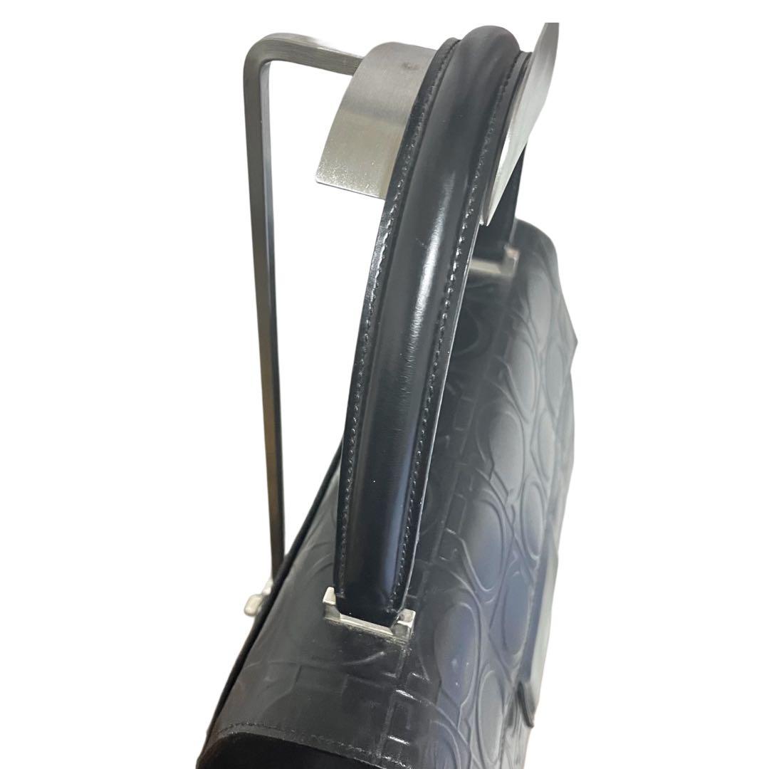 ふー✨ Salvatore Ferragamo ブラックハンドバッグ