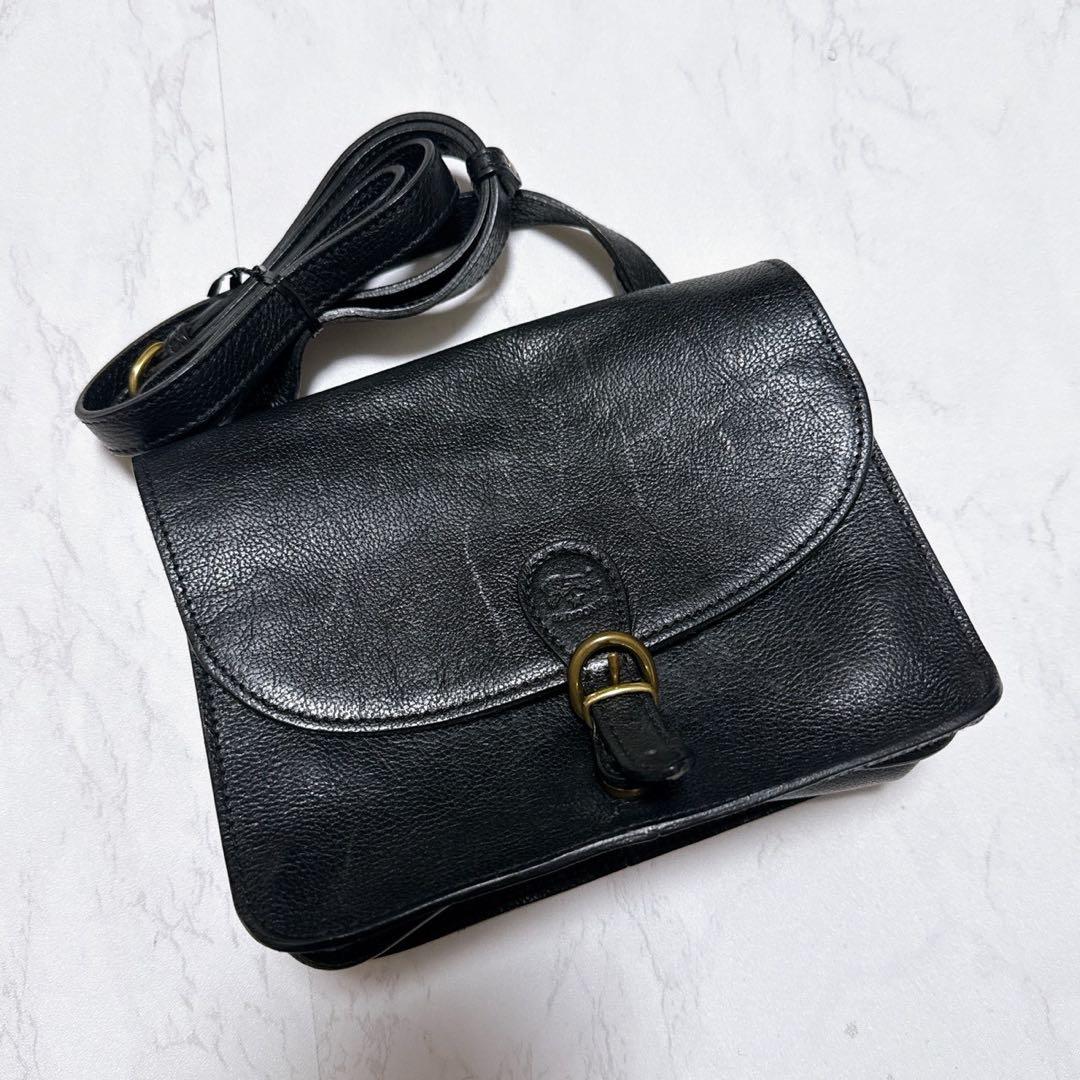美品✨イルビゾンテ　クロスボディバッグ　ショルダー　ブラック　黒