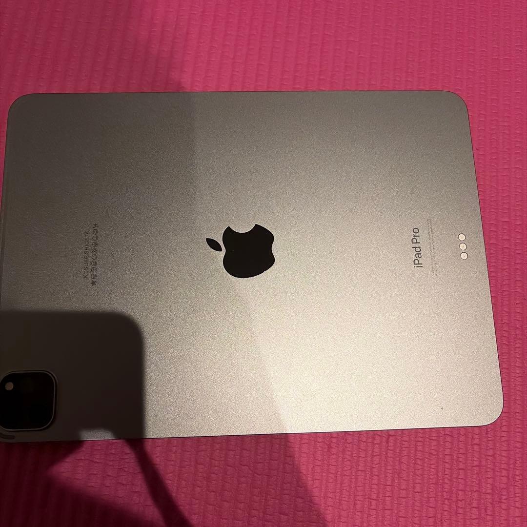 iPad Pro 第四世代グレー 専用カバー付き