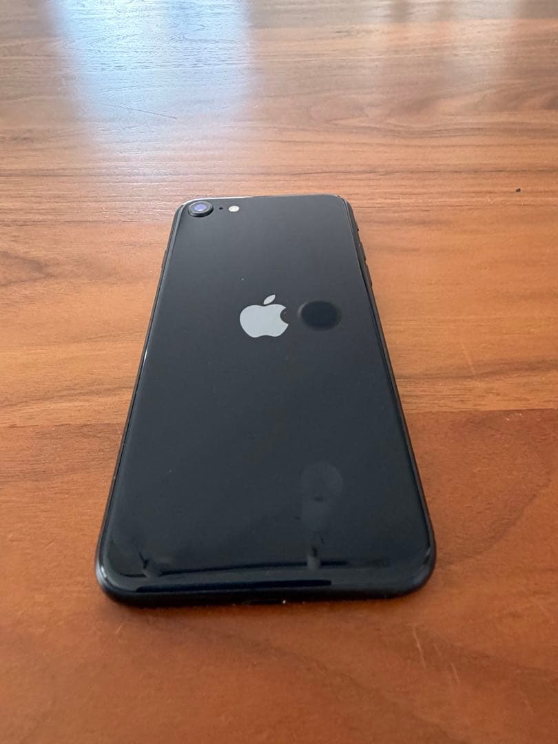 SIMフリー iPhone SE3 64GB 第3世代 バッテリー88% 黒