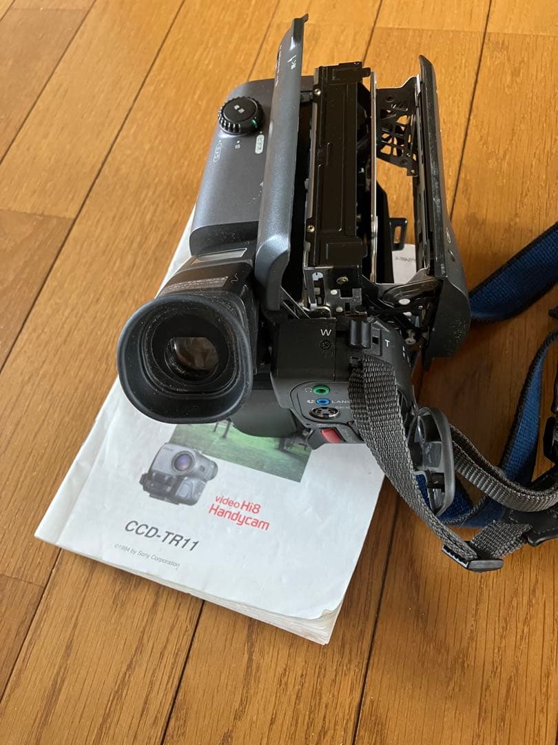 ビデオカメラ SONY video HI8 Handycam CCD-TR11