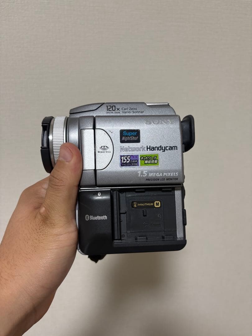 ビデオカメラ Sony Handycam DCR-PC120