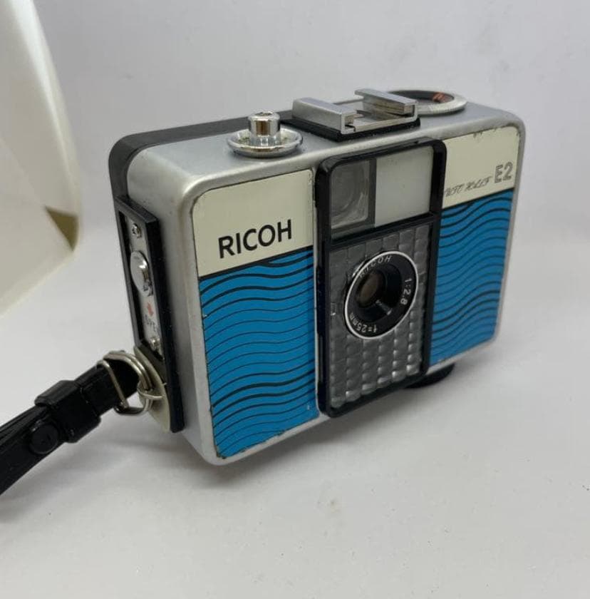 【ジャンク】ケース、ストラップ付 RICOH AutoHalf E2