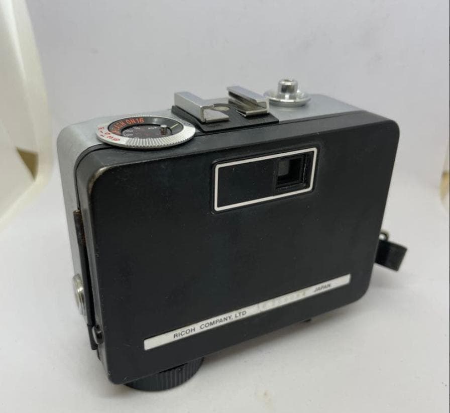 【ジャンク】ケース、ストラップ付 RICOH AutoHalf E2