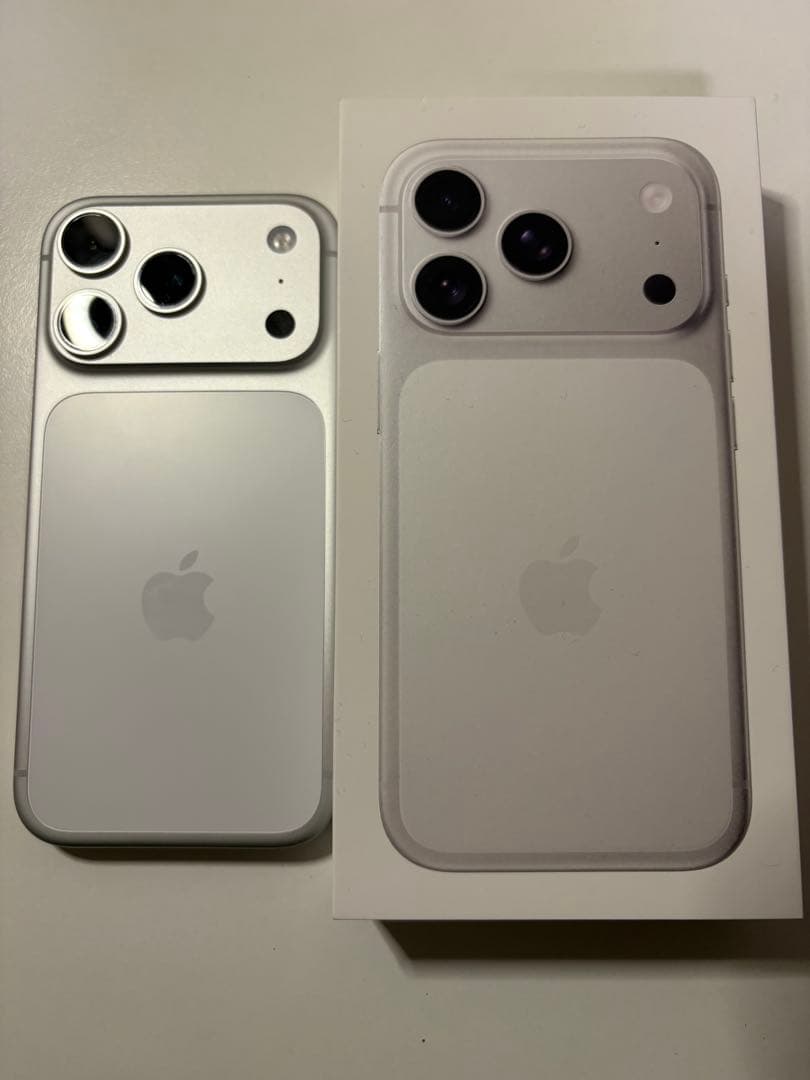 iPhone17pro シルバー