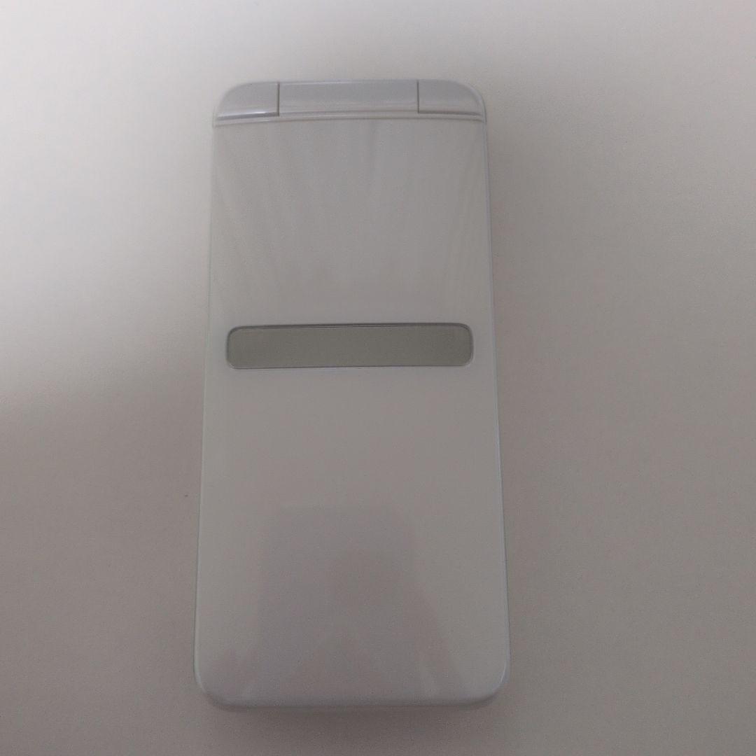 au GRATINA KYF38 ホワイト SIMフリー