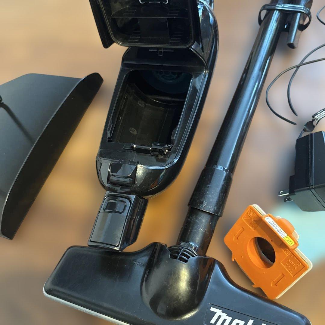 マキタのターボ60 通販生活購入品　モデルCL113ED 　専用スタンド付き