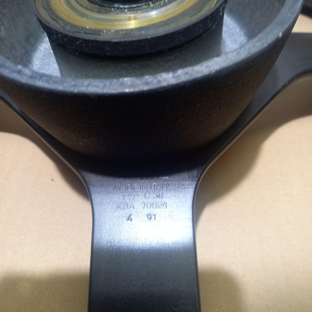 ジムニー　JA11　純正オプション　MOMO　ステアリングハンドル　ボス付き