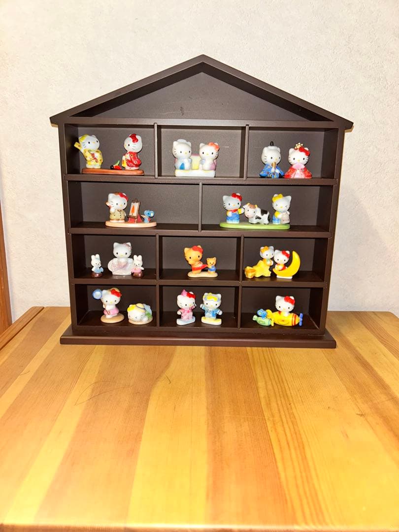 ハローキティ 陶器置き物　ディスプレイケース付き　まとめ売り