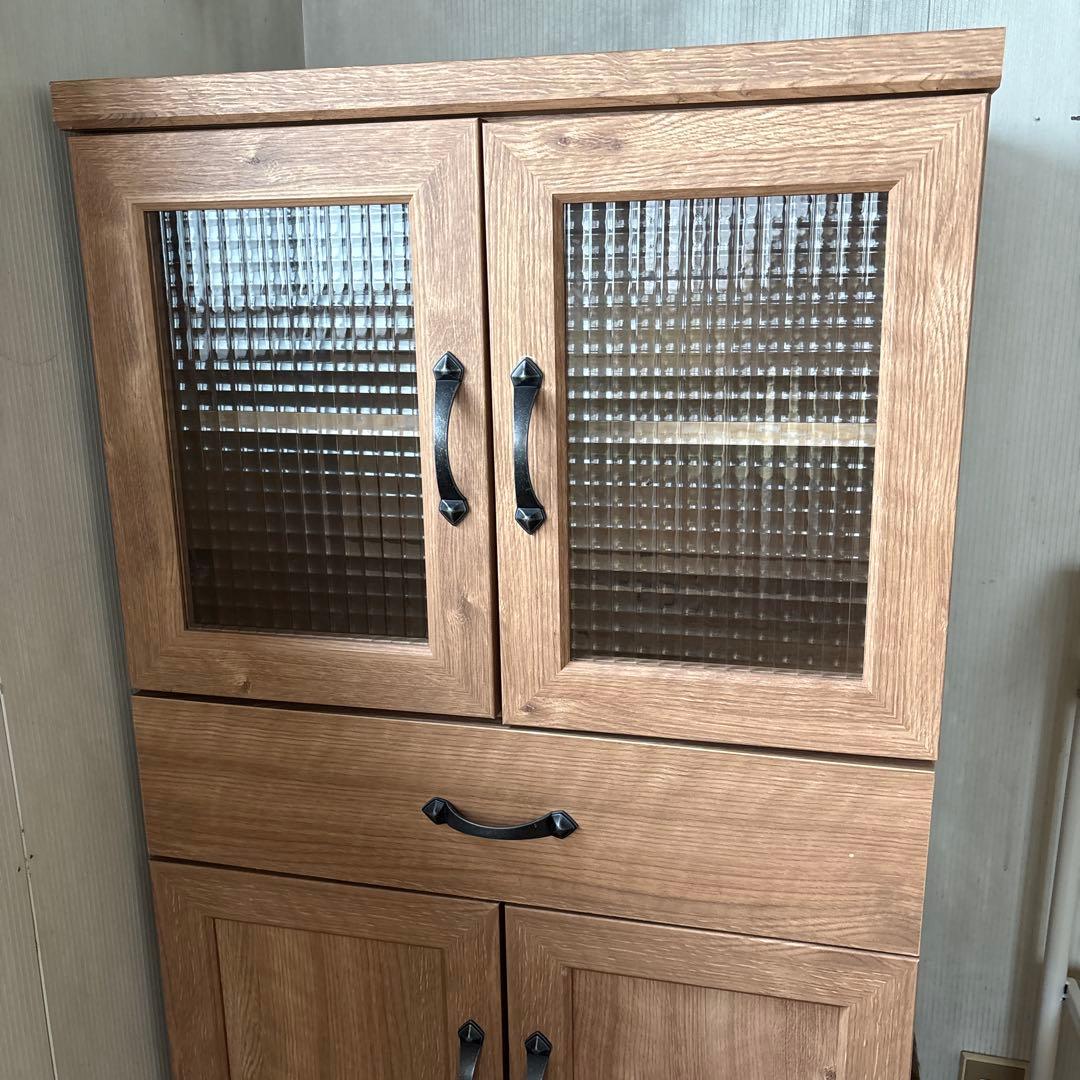 木目調ガラス扉収納キャビネット