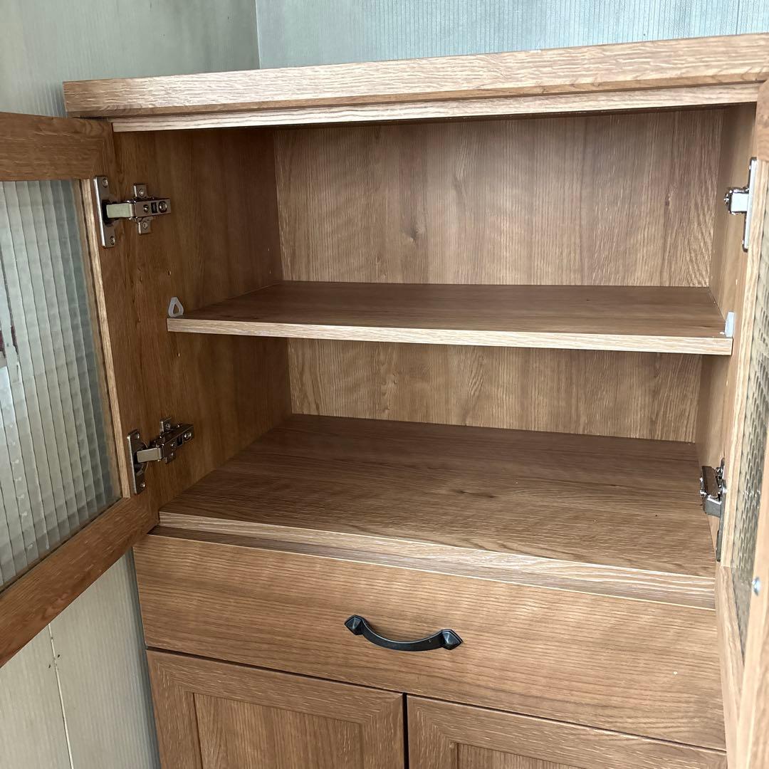 木目調ガラス扉収納キャビネット