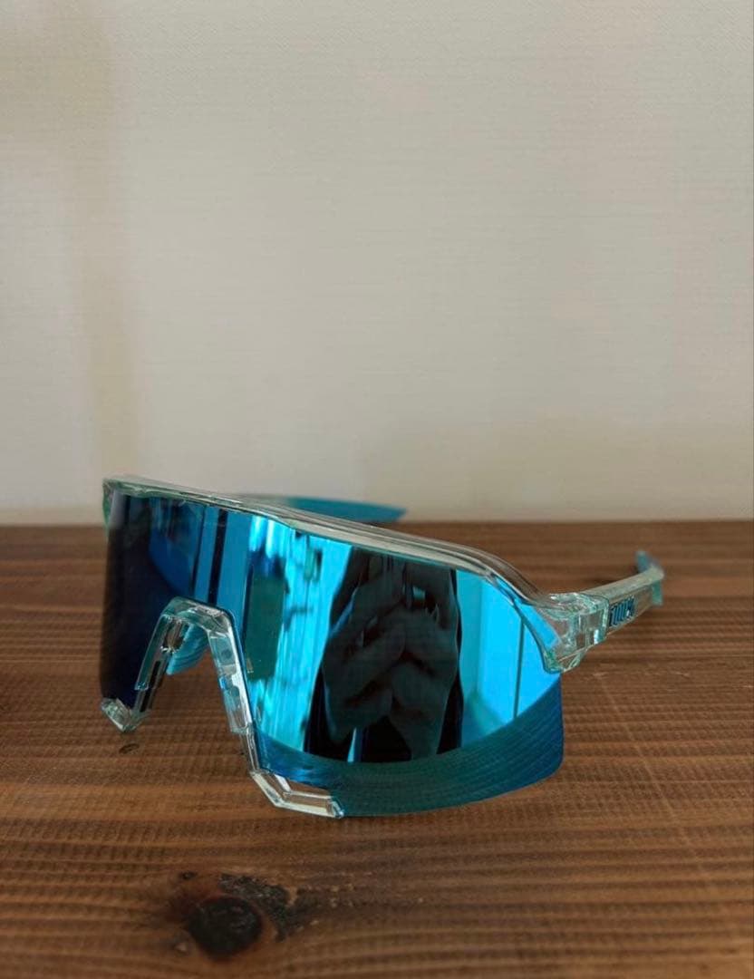 100% スポーツサングラス 青色レンズ クリアフレーム ワンハンドレッド