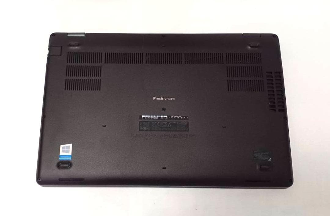 美品 15型 Precision 3541 i7 9世代 QuadroP620