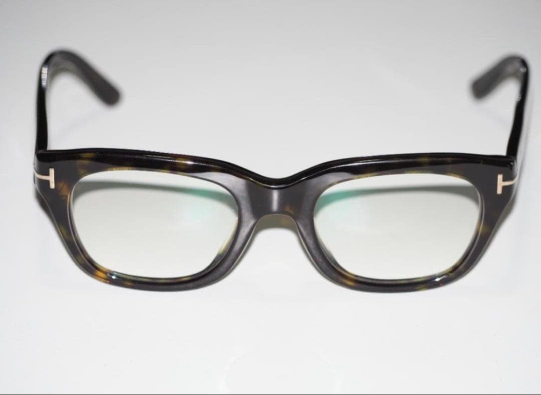 トムフォード クリーニング研磨済_度入り(視力0.2・コンタクト−2.00)