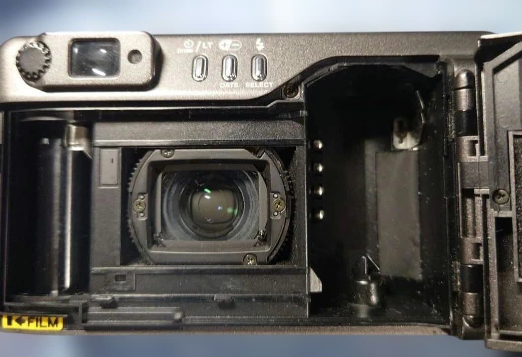 「中古」KYOCERA Tzoom Carl Zeiss フィルムカメラ＋付属品