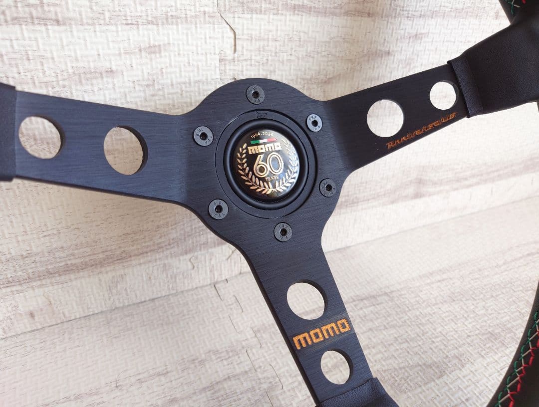 momo ステアリング 60周年 記念モデル 14インチ レザー ブラック