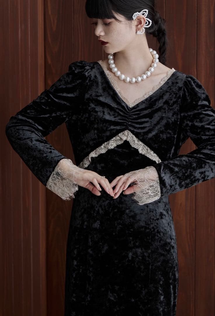 etoll. クラッシュベロアランジェリー風ドレス