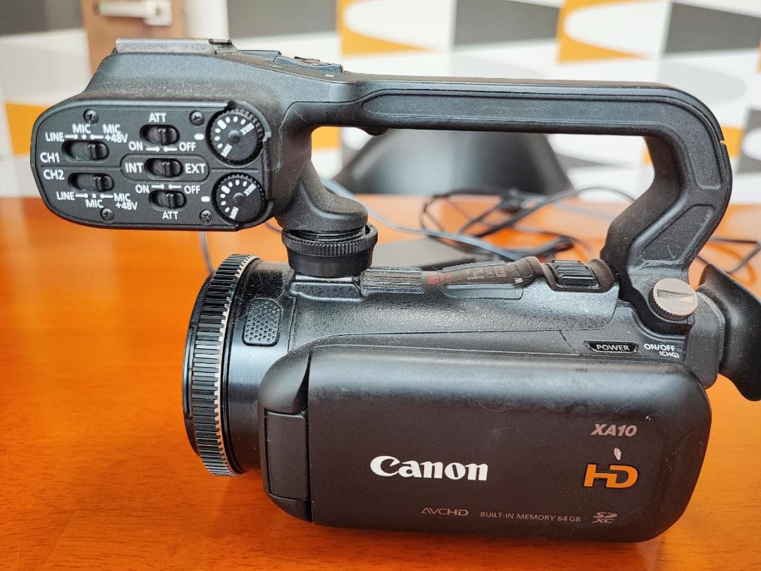 Canon XA10 業務用ビデオカメラ（XLRハンドルユニット付き）