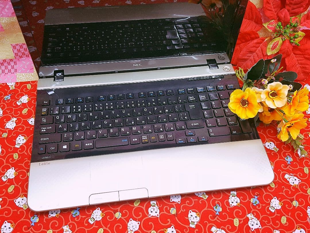 極上品♥大人気♥高速Corei3搭載♥ ゴールド色♥新型Win11搭載♥動画編集