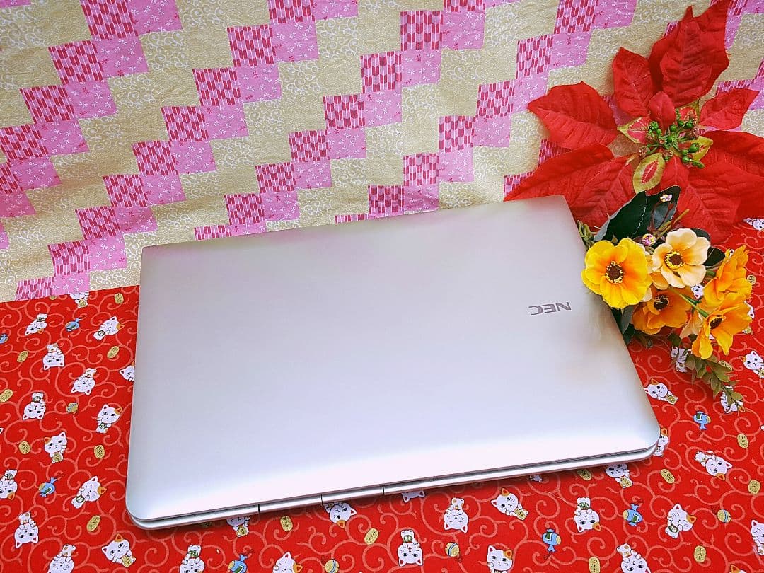 極上品♥大人気♥高速Corei3搭載♥ ゴールド色♥新型Win11搭載♥動画編集