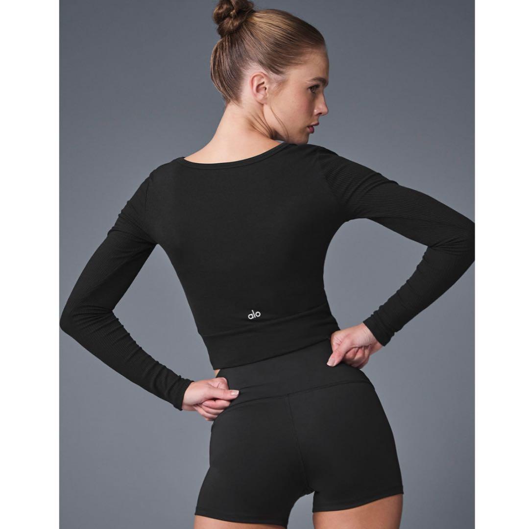 Alo yoga ロングスリーブ　トップス　長袖