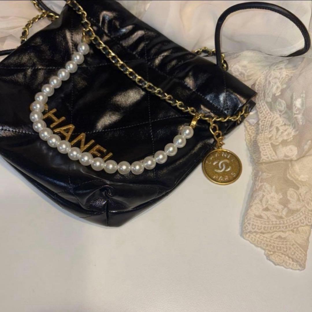 CHANEL ブラックレザー ショルダーバッグ　ノベルティ