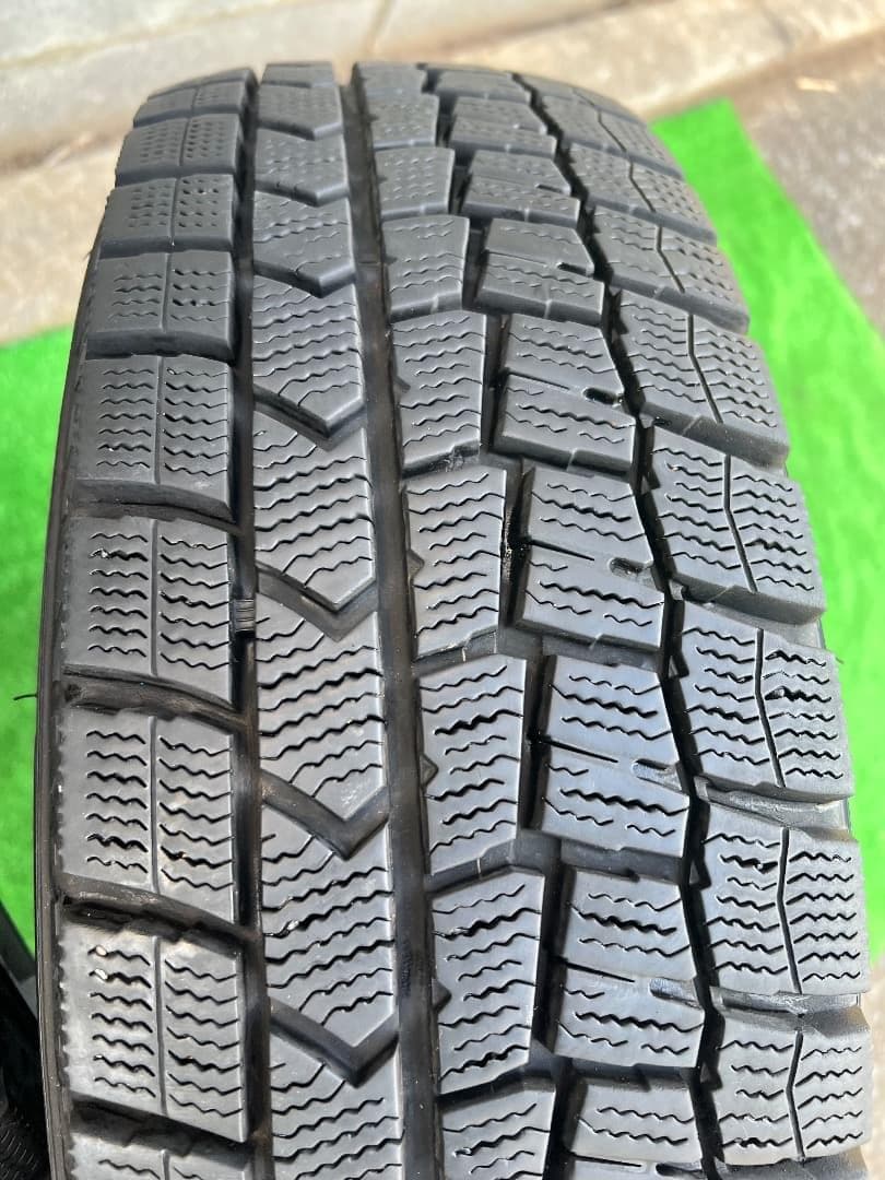 LINZ 14インチホイールと美しいスタッドレス185/70R14タイヤ(2個)