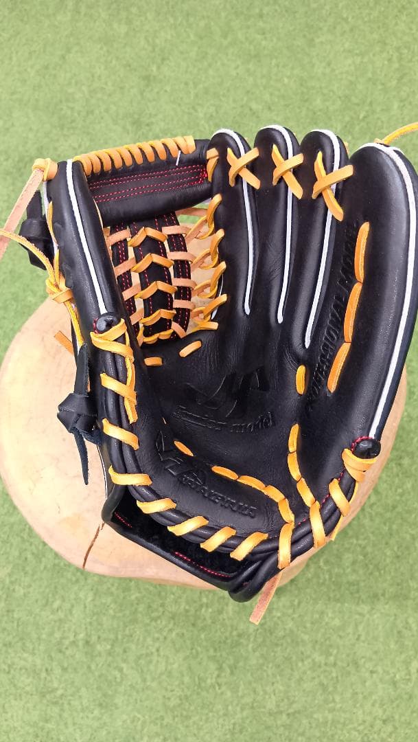 ハタケヤマ　少年軟式グローブ
