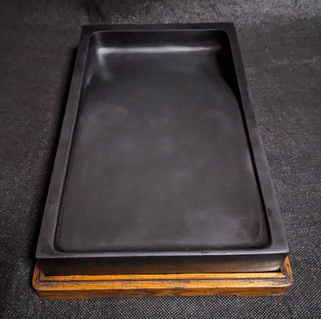 【ゆう】　◆波板石の雄勝時代大硯（金星点）◆松花江緑石硯（縞絲紋潤緑美石）