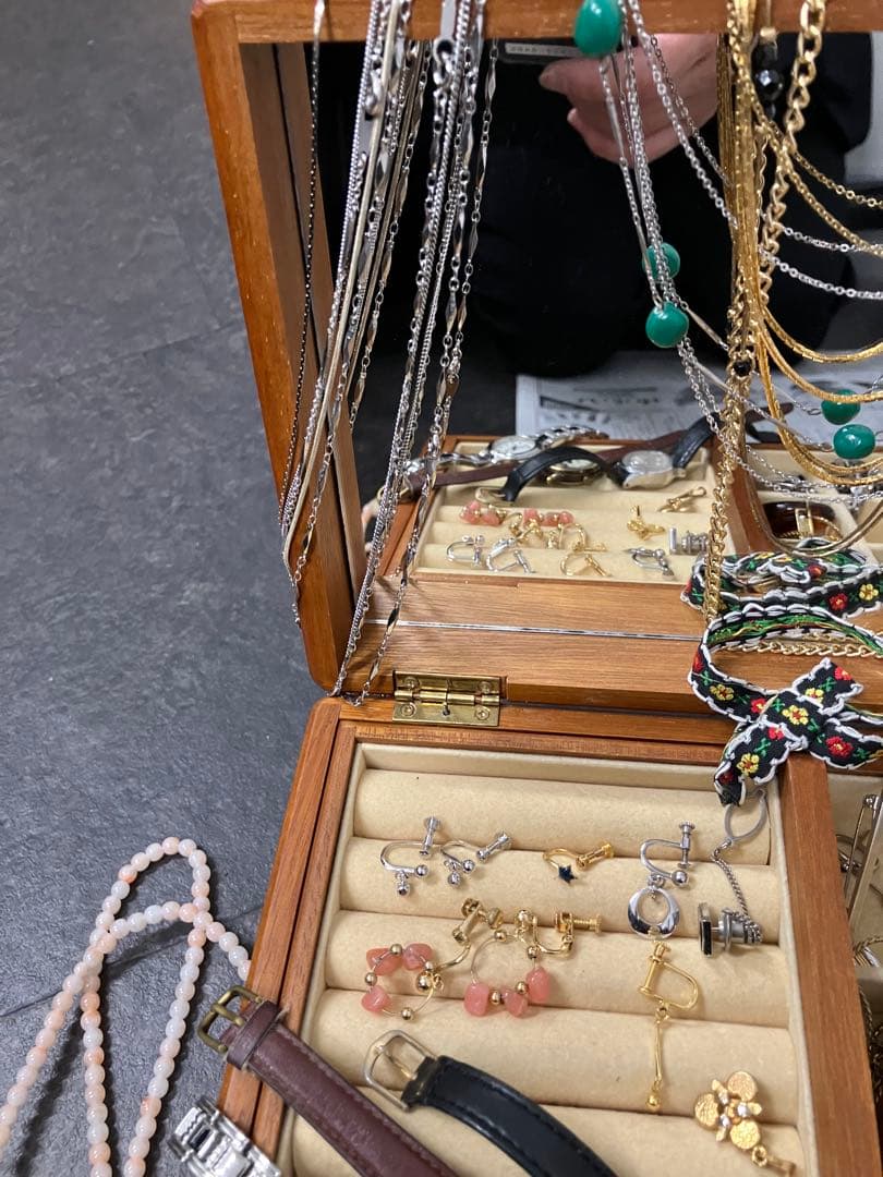 遺品整理 指輪 ネックレス イヤリング 腕時計　タイピン　金盃