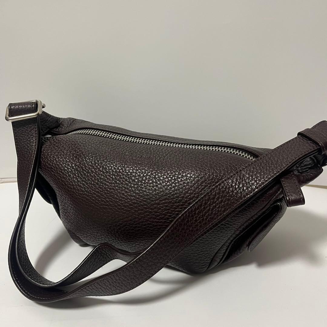 ✨未使用保管品✨　EMPORIO ARMANI ショルダーバッグ　レザー