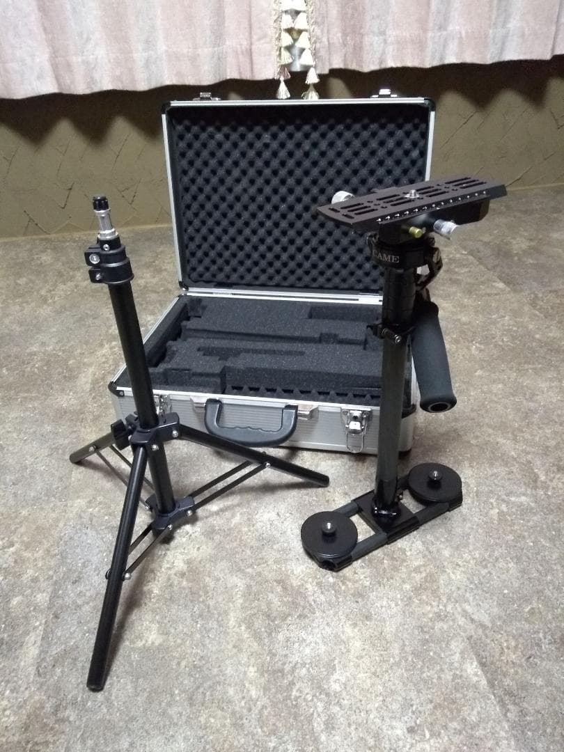 CAME TV スタビライザー（持ち運びケース・スタンド付き）