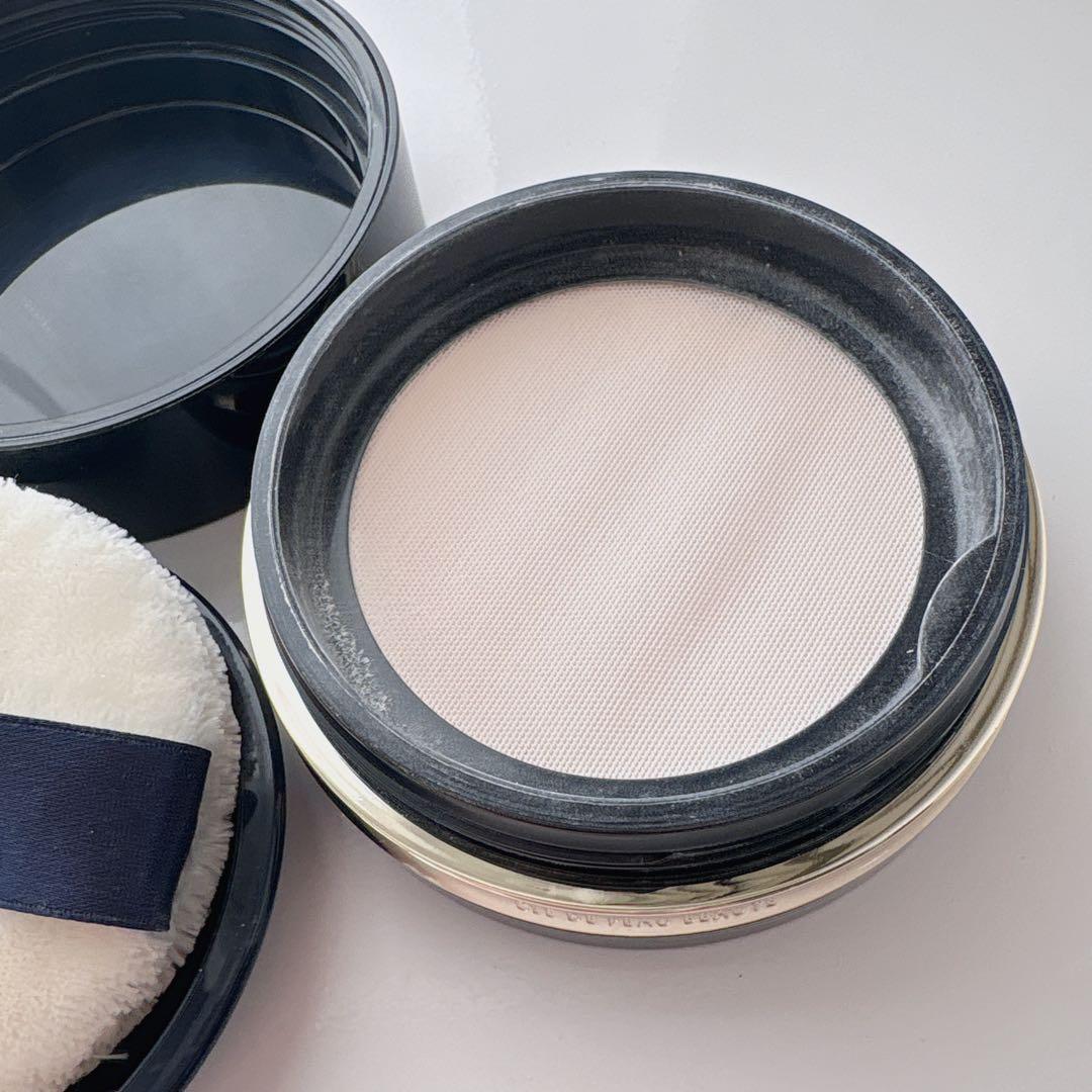 clé de peau BEAUTÉ フェイスパウダー　化粧下地　セット
