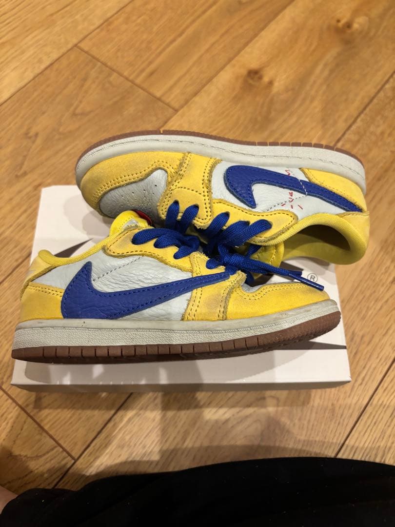 エアジョーダン1low トラヴィススコット　カナリー　15センチ