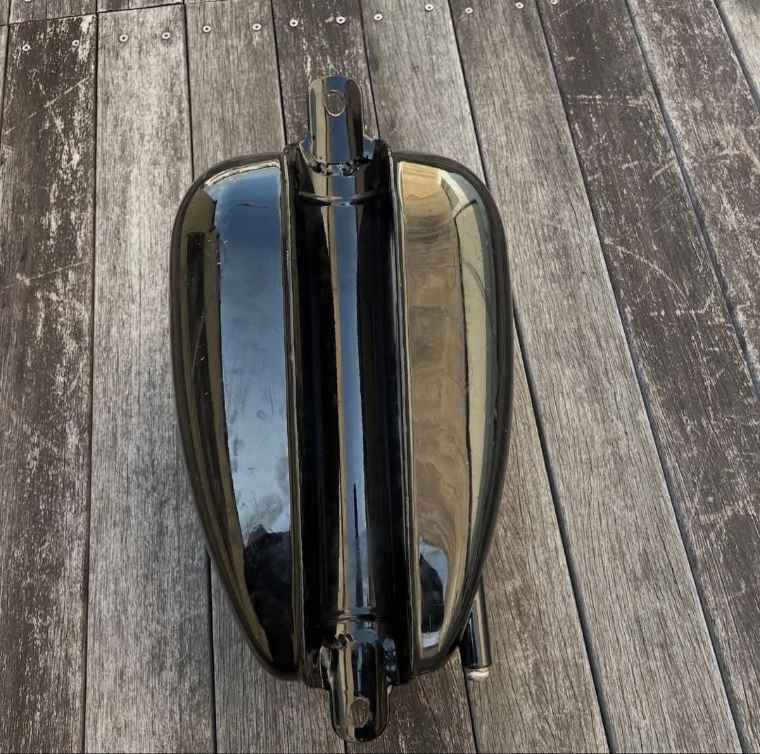 GW価格lowbrow customs ピーナッツタンク　9.1L早い者勝ち！