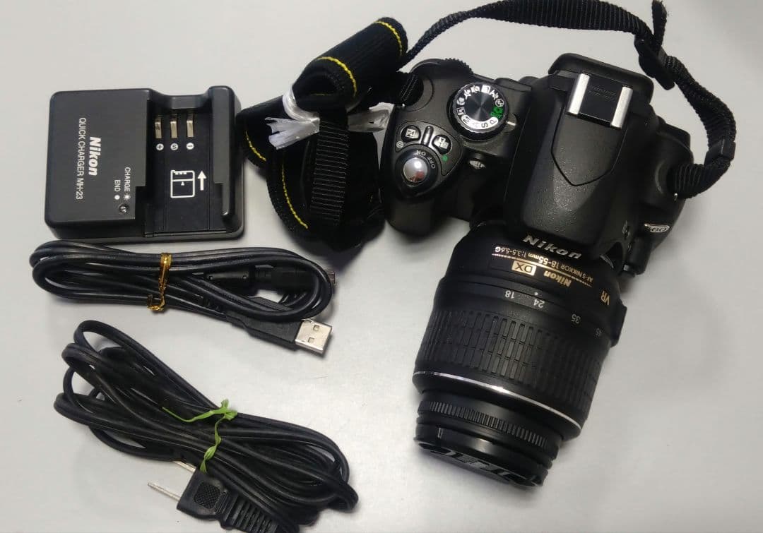 Nikon デジタル一眼レフ 本体 充電器付き　D60　説明書つき