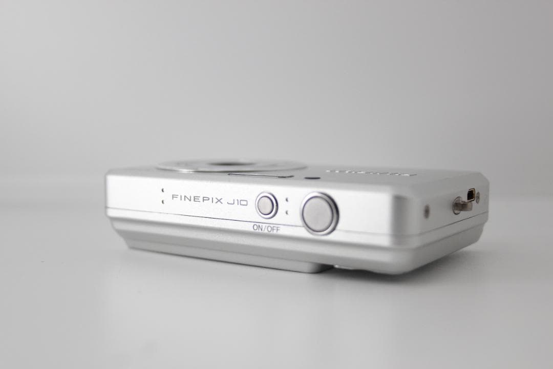 （極美品）FUJIFILM FINEPIX J10 コンパクトデジタルカメラ
