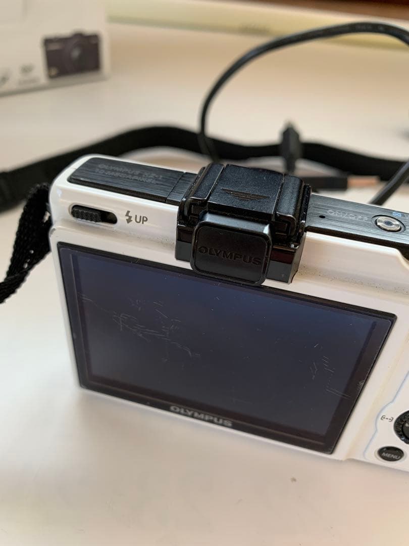 訳アリ　OLYMPUS XZ-1 ホワイト 箱・付属品