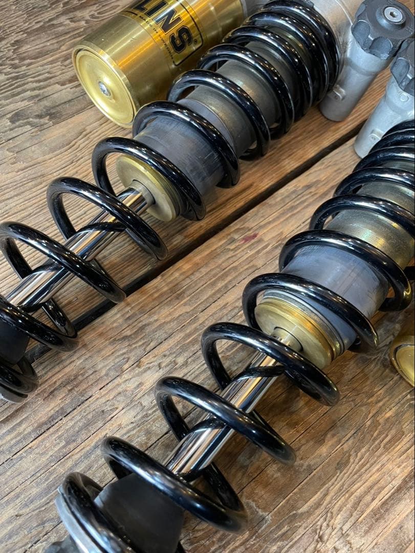 オーリンズ　リアショック 左右中古 OHLINS ハーレー スポーツスター