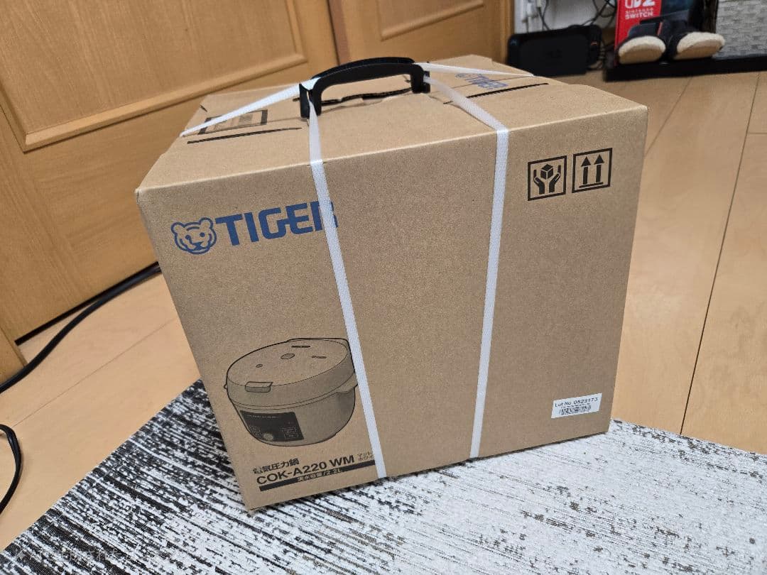 【新品未使用】TIGER 電気圧力鍋 COK-A220 WM